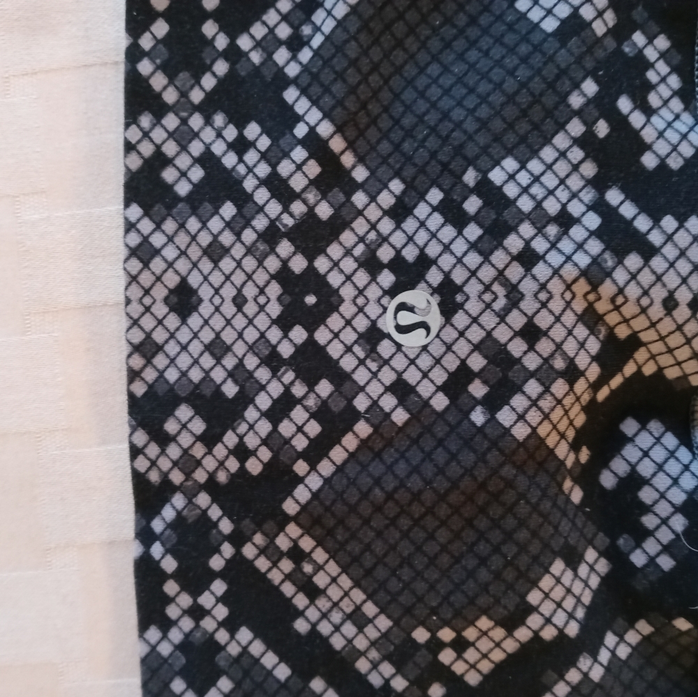 lululemon athletica Black & Gray Snake Print High-Rise Leggings - Picture 6 of 10
